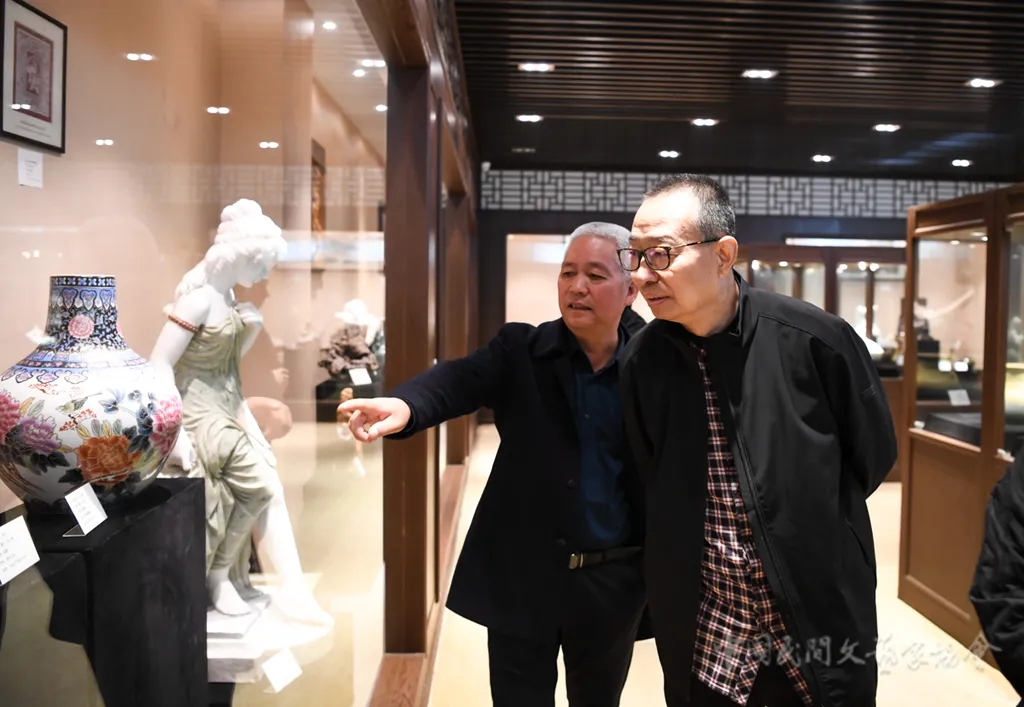 潘鲁生赴浙江考察青田石雕技艺