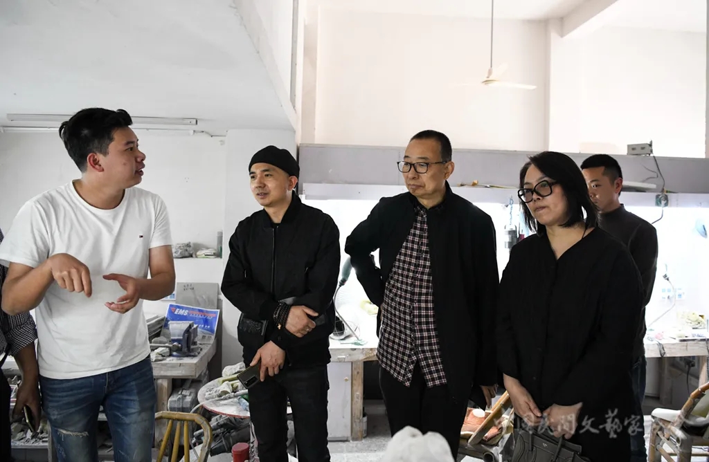 潘鲁生赴浙江考察青田石雕技艺