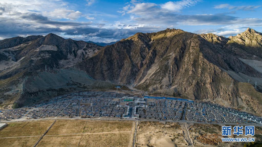 从制度的新生到发展的跨越——写在西藏百万农奴解放62周年之际