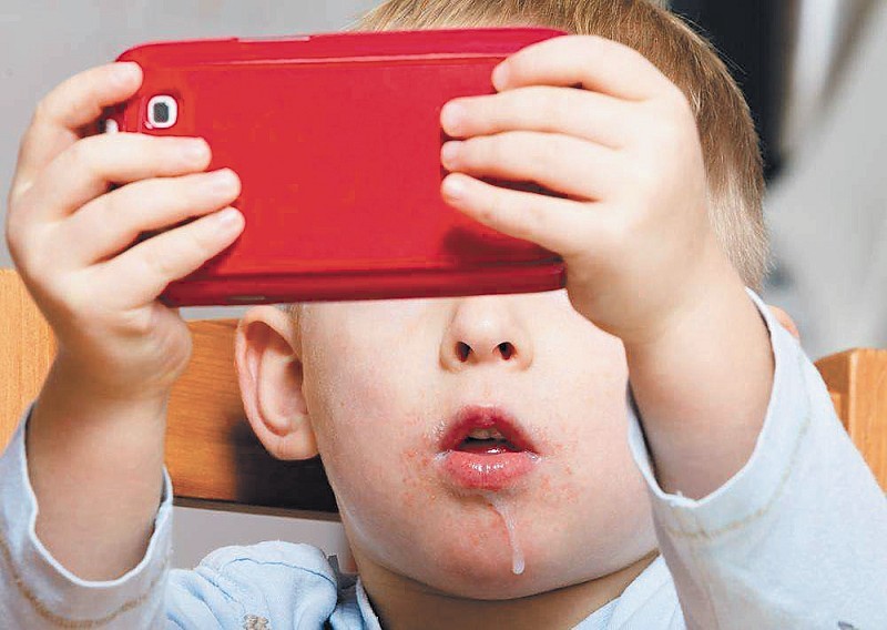 未成年人专用手机还不够“可爱” 防沉迷须加强