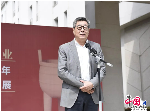 千载瓷窑·百年伟业德化陶瓷艺术展在福州举办