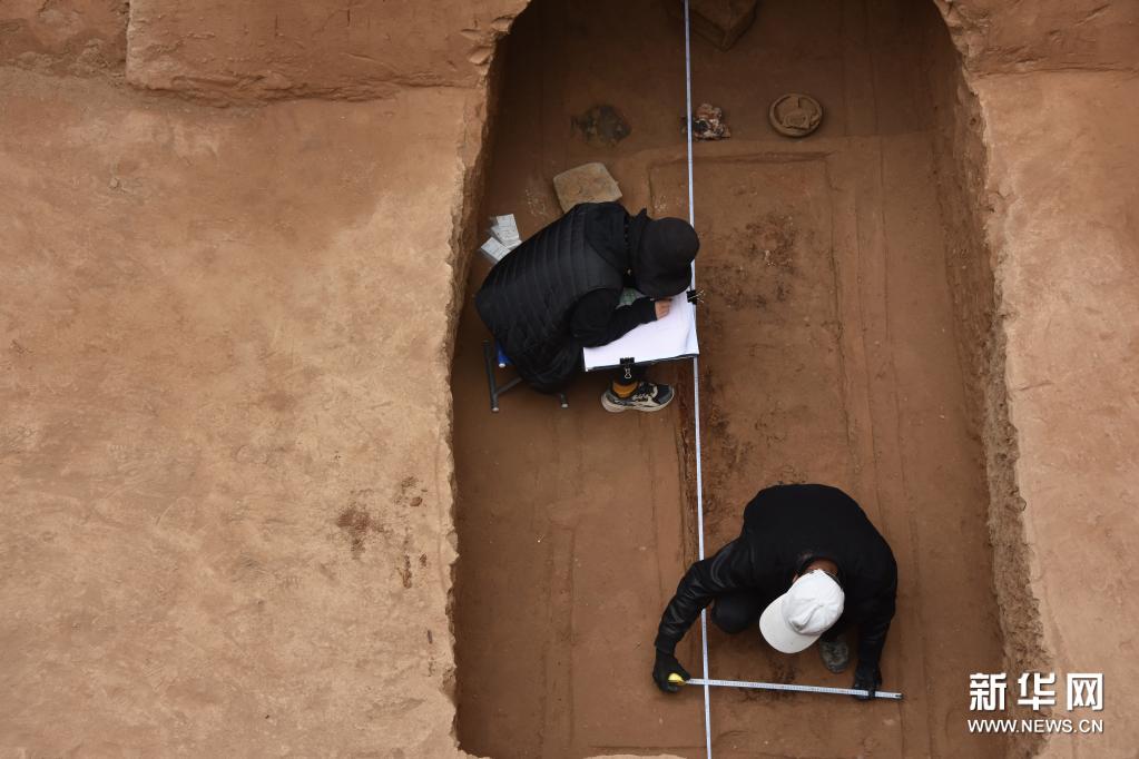 陕西考古发现：2000多年西汉铜镜仍光可鉴人