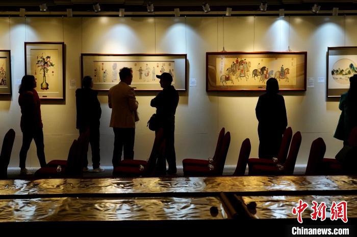 上海画绣大师卖掉上海三套房子只为绣出“大美敦煌”