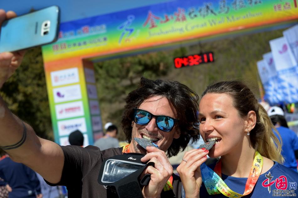 长城马拉松18日开跑 金山岭杏花美景再遇爱好者