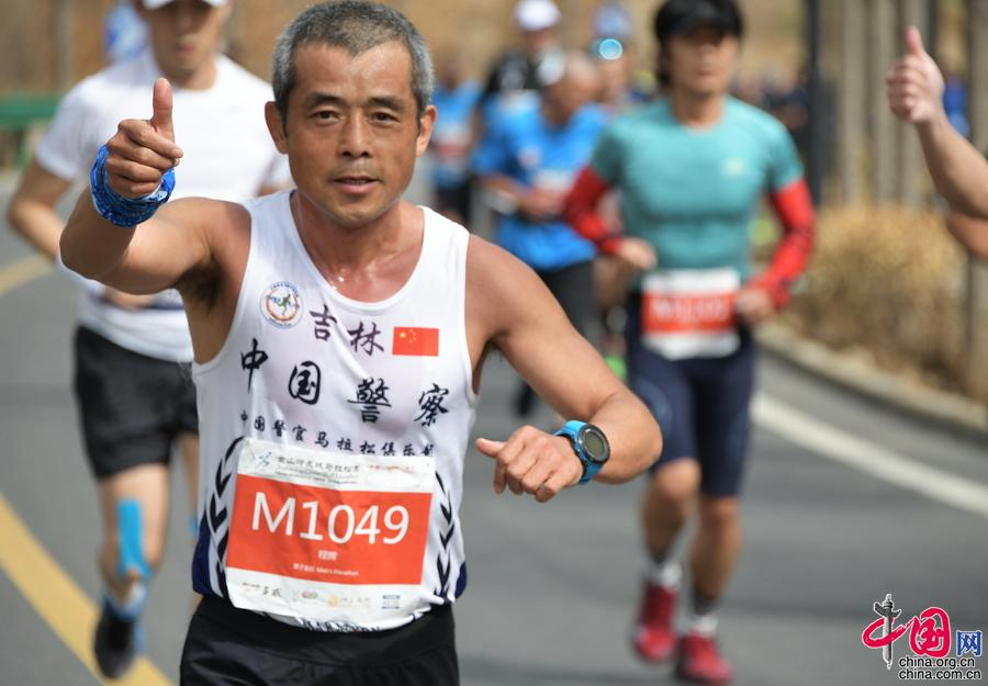 长城马拉松18日开跑 金山岭杏花美景再遇爱好者
