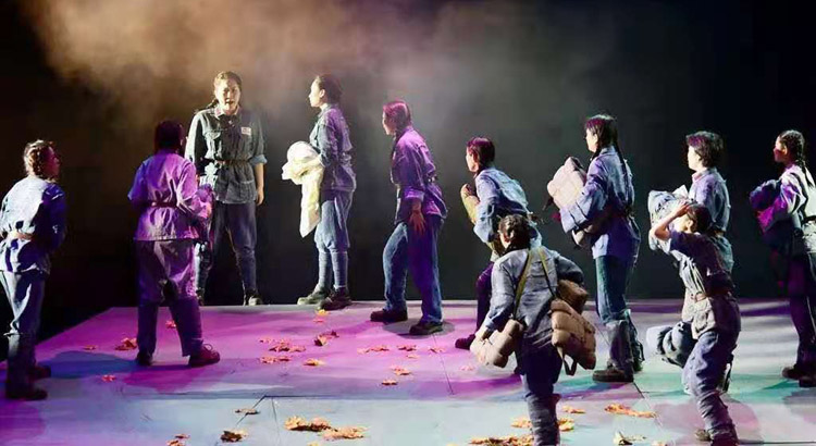 献礼建党百年 原创话剧《任务》在哈尔滨首演