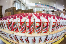 张坤真的不爱白酒了？假的！一季度调仓出炉，茅台、五粮液仍加码