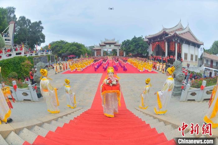 妈祖祭典现场。 徐国荣摄