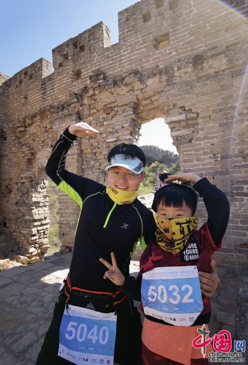 9岁男孩第12次跑马拉松 挑战最难长城马拉松
