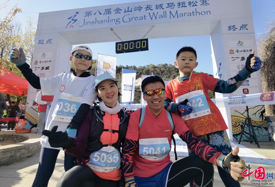 9岁男孩第12次跑马拉松 挑战最难长城马拉松
