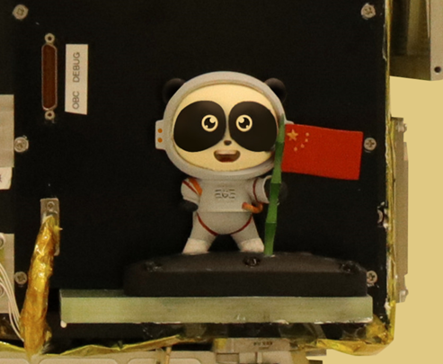 四川“大熊猫”飞上太空