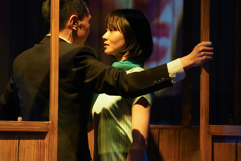 国家大剧院话剧《十字街头》致敬经典 看青年在人生十字路口何去何从