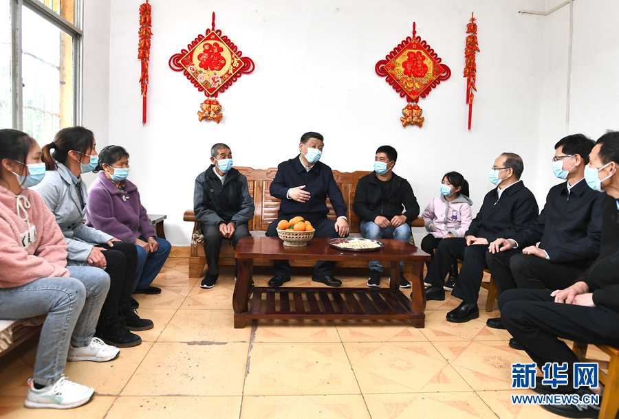 习近平：建设新时代中国特色社会主义壮美广西