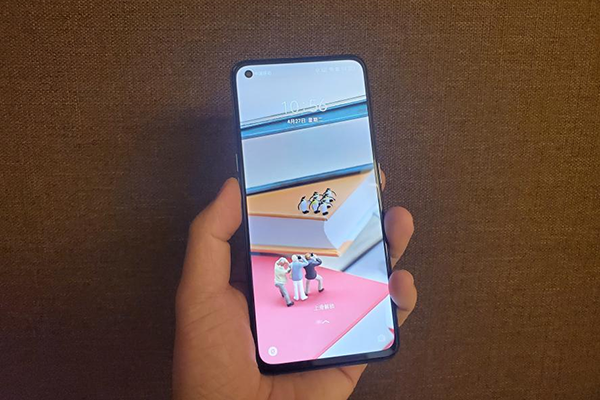 realme真我Q3 Pro上手体验：120HZ高刷屏+天玑1100 来看下“千元机皇”有何不同