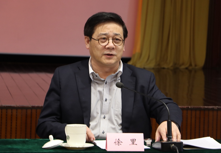 徐里:坚定文化自信,我们的作品要突出民族性、时代性