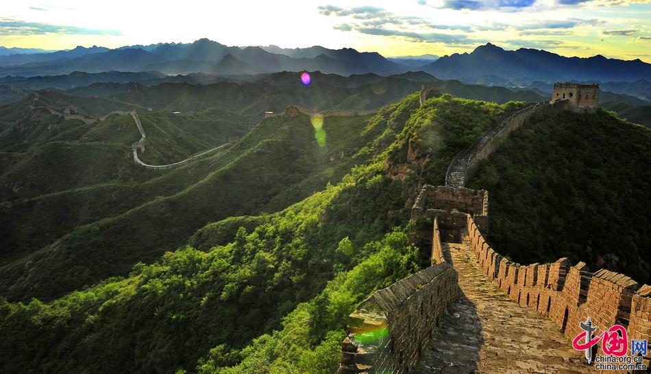 五一逃离人海赴最佳目的地 五月金山岭长城很美