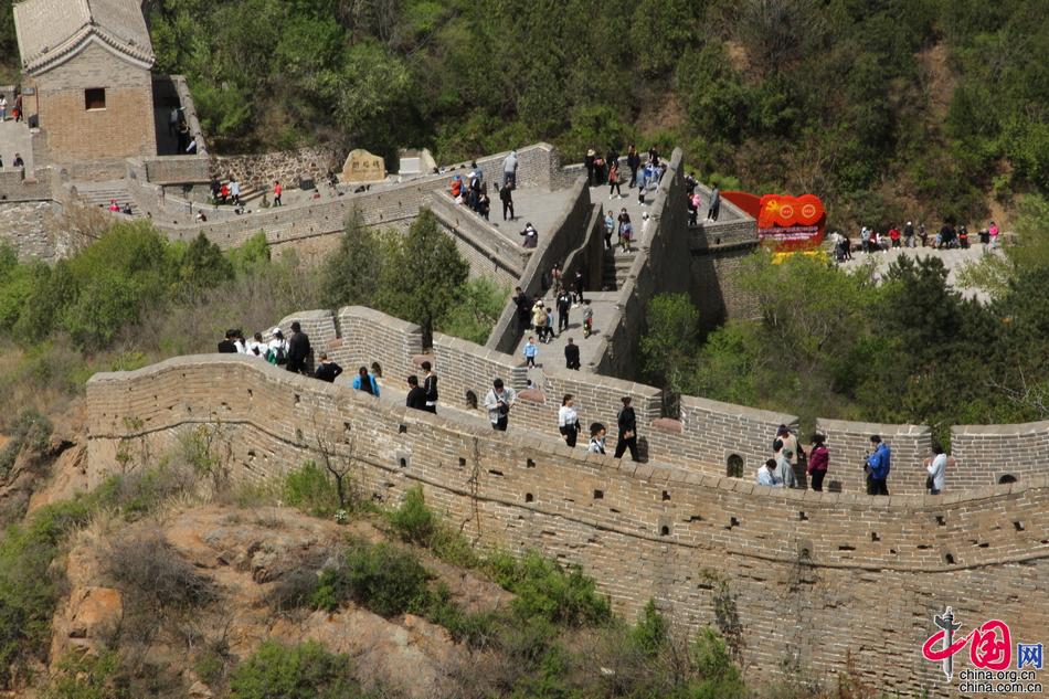 五一假期金山岭长城风起云涌、景色迷人(图)