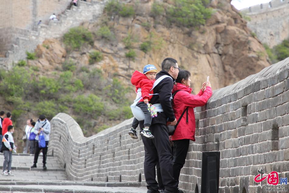 五一假期金山岭长城风起云涌、景色迷人(图)