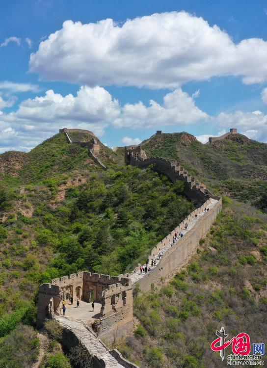 五一假期金山岭长城风起云涌、景色迷人(图)