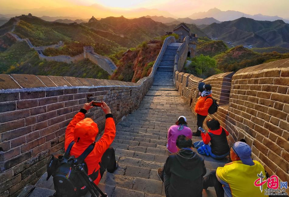 金山岭长城：立夏之日草木葱茏 一派生机勃勃