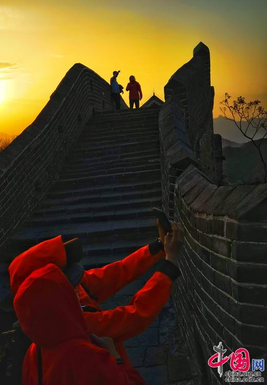 金山岭长城：立夏之日草木葱茏 一派生机勃勃