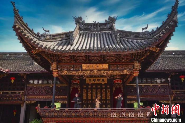 天一阁内的“国潮风”表演王伊婧供图