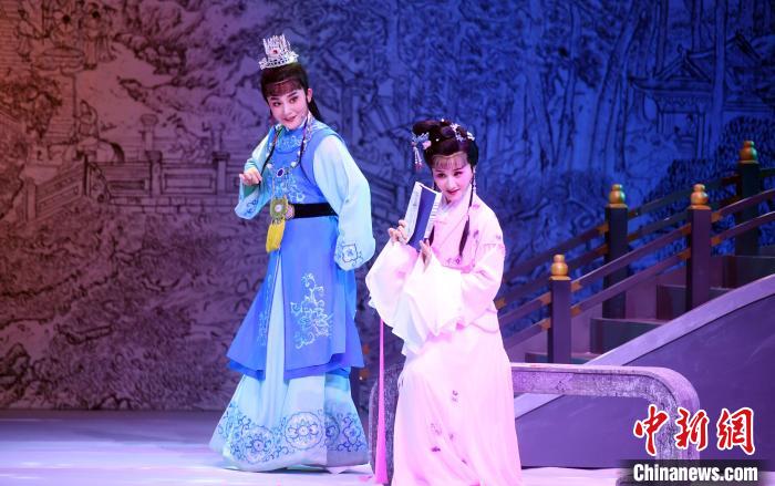 越剧《红楼梦》演出现场。　记者刘可耕摄