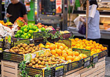 超市直播带动销量，景区便利店成热门