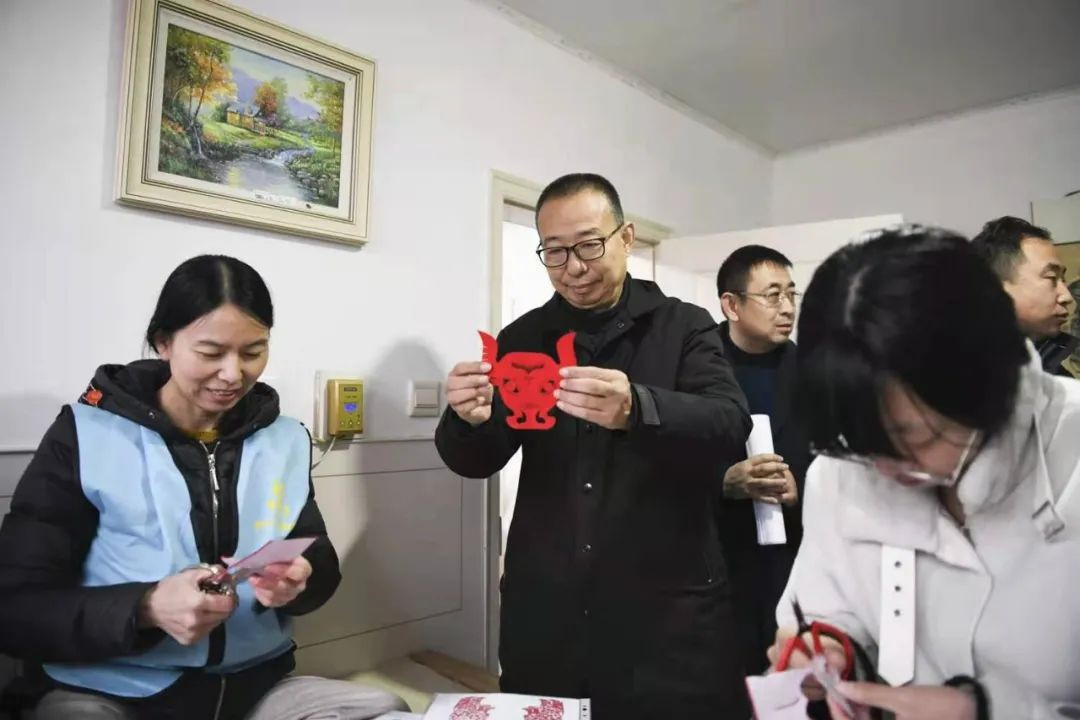 潘鲁生：手艺成村落经济发展新引擎