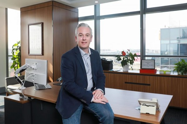 何穆凯：很高兴拿到了永居证，长期在中国生活的梦想成真 | 百年大党-老外讲故事（30）