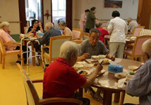 北京小区老年餐厅为何频频关停