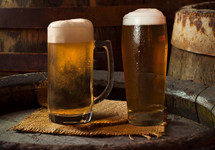 啤酒迈入“量跌价升”时代高端化见成效 多元化成趋势