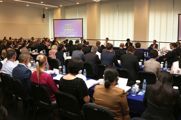 推动中国文化“走出去” 上海市政协举办“外籍人士走近政协界别委员”活动