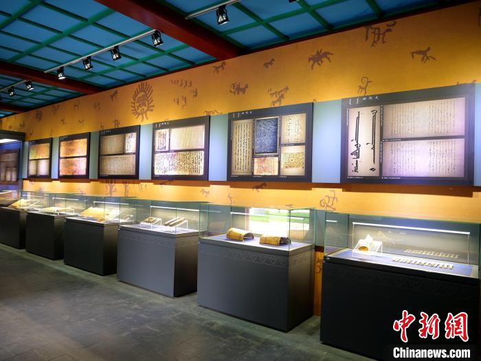 图为部分馆藏展品。　王秀珍摄