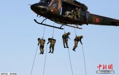 日美法澳在东海搞军演 华春莹批别“老拿中国说事儿”