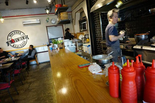 鼓楼东大街餐饮几个月一洗牌？资本面前，小饭店的倔强