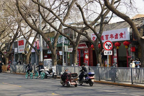 鼓楼东大街餐饮几个月一洗牌？资本面前，小饭店的倔强