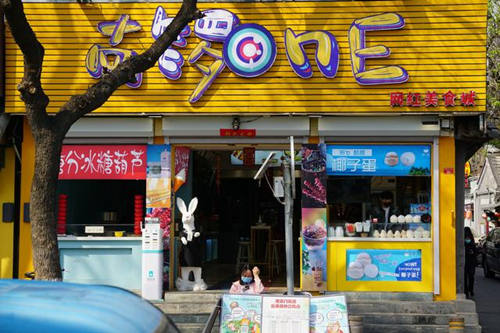 鼓楼东大街餐饮几个月一洗牌？资本面前，小饭店的倔强