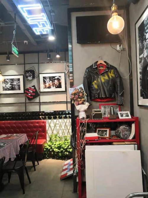 鼓楼东大街餐饮几个月一洗牌？资本面前，小饭店的倔强