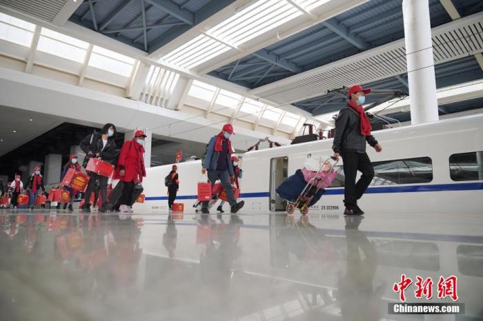 人社部:脱贫人口务工规模达到2921万人