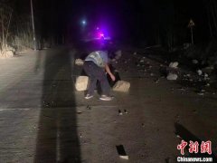 云南大理进行交通管制 保障地震救援车辆通行