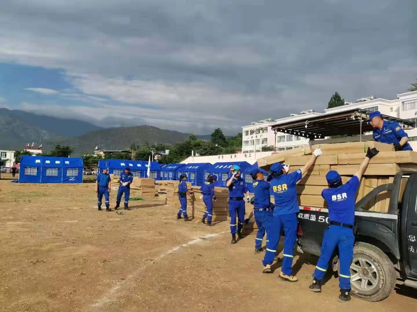 蒙牛火速驰援云南、青海地震灾区，地震无情，人间有爱！