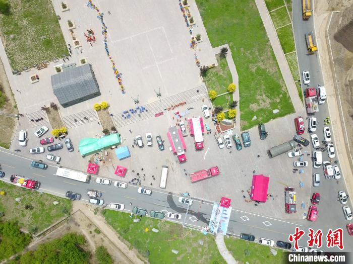 甘肃山地马拉松救援：攀爬百米高差山地，有遇难者落入崖底