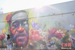 弗洛伊德遭跪杀一周年：呐喊犹在耳畔，美国改变了吗