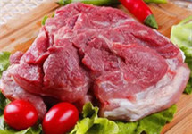 新发地部分猪肉价跌破10元/斤