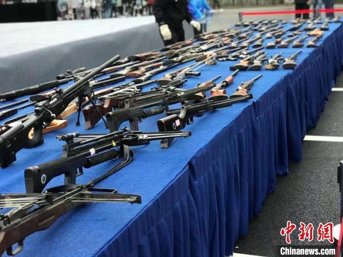 湖北警方严打枪爆违法犯罪今年以来173人落网