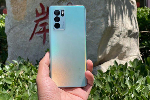 OPPO Reno6 Pro上手体验：AI焕采美妆全面升级 让人看到最美的你