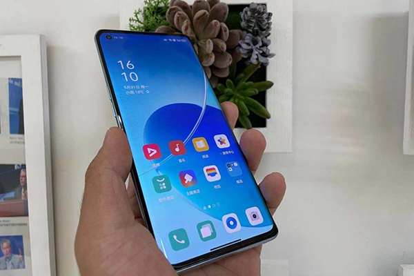 OPPO Reno6 Pro上手体验：AI焕采美妆全面升级 让人看到最美的你