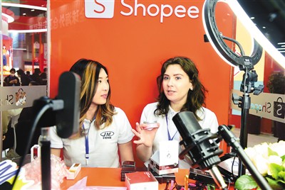 中国消费市场红火 世界经济复苏添力