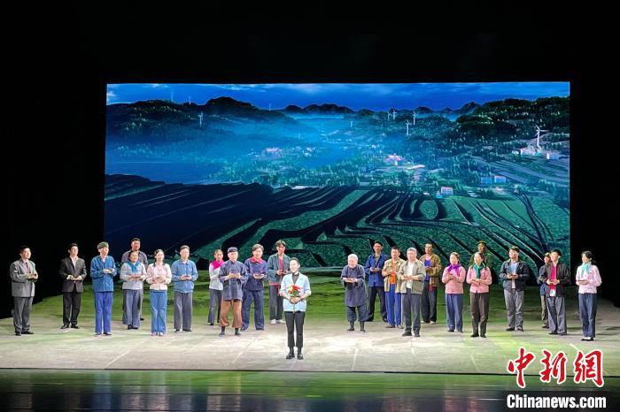 《情系贺兰》演出现场。　李佩珊摄